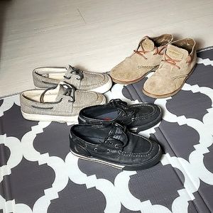 🛍bundle of boys shoes sz 2-3